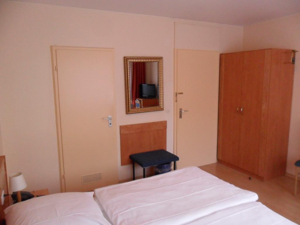 Hotel Europa Pforzheim Kamer foto