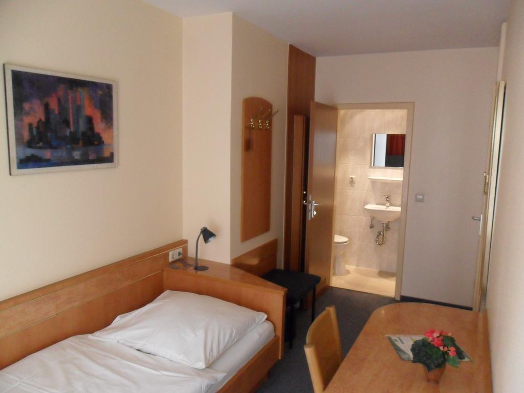Hotel Europa Pforzheim Kamer foto